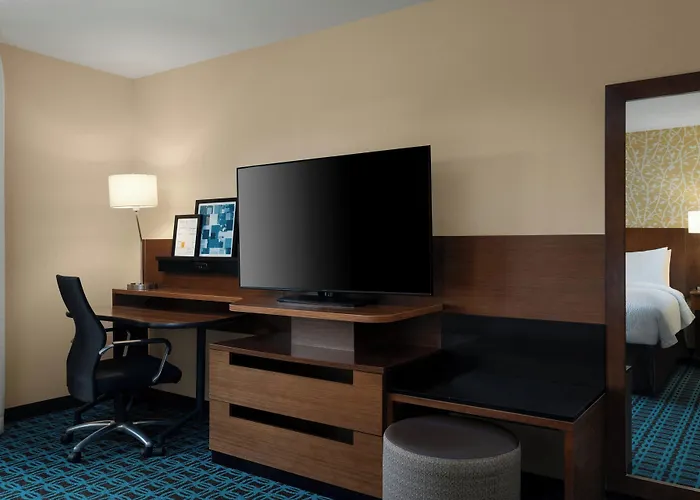 Fairfield Inn & Suites By Marriott London
