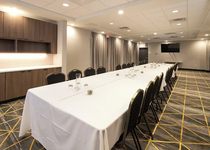 Holiday Inn Hotel & Suites - Mount Pleasant By Ihg