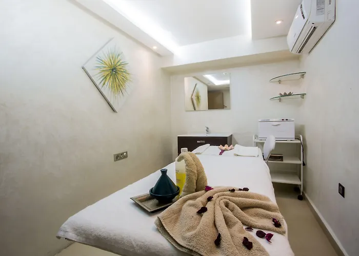 Fredj Hotel