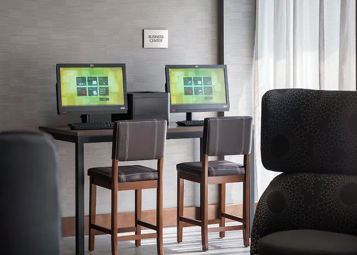 Courtyard By Marriott Pullman