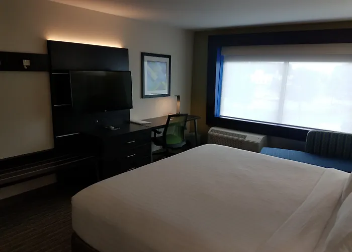 Holiday Inn Express & Suites - Milledgeville By Ihg
