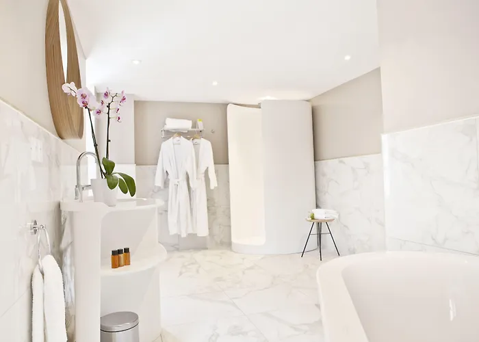 Hotel Le Saint Gelais