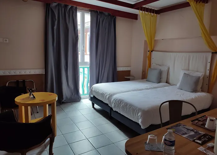 Logis Hôtel Les Pages