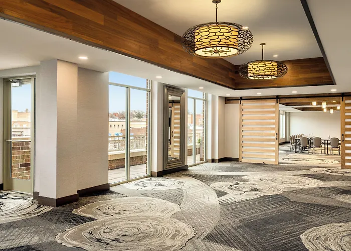 Hotel Indigo Naperville Riverwalk By Ihg