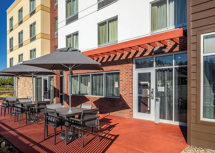 Fairfield Inn & Suites By Marriott Akron Stow