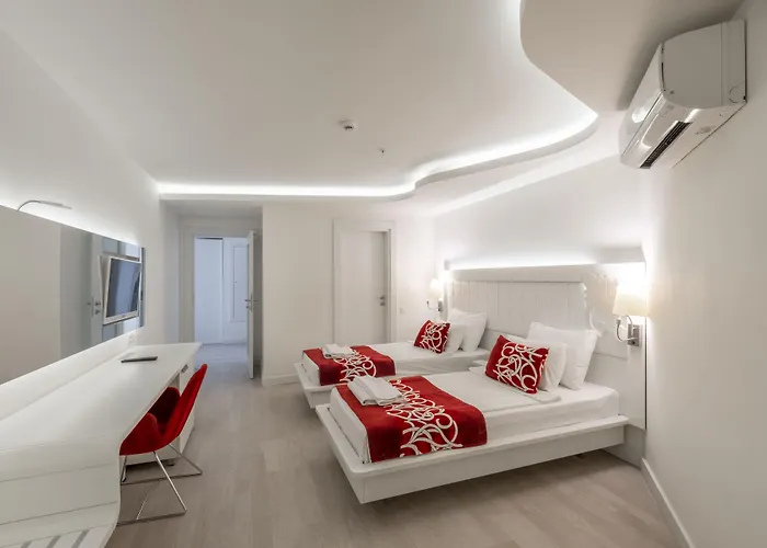 Laguna Beach Alya Resort & Spa