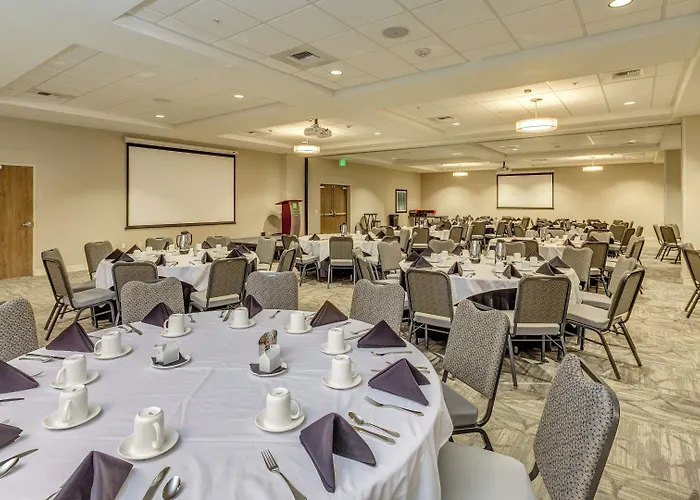 Holiday Inn & Suites Bellingham By Ihg