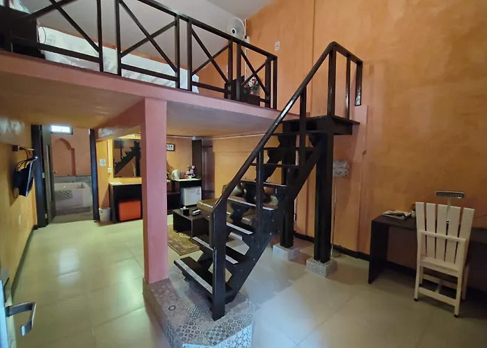 Retro Box Hotel Chumphon