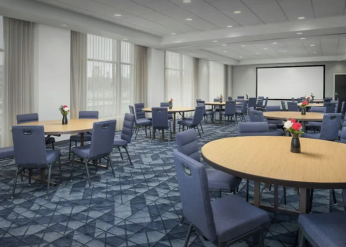 Courtyard By Marriott Muncie At Horizon Convention Center