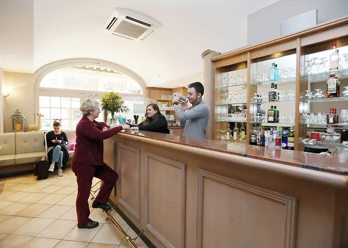 Brit Hotel Confort Le Revest Sainte-Maxime