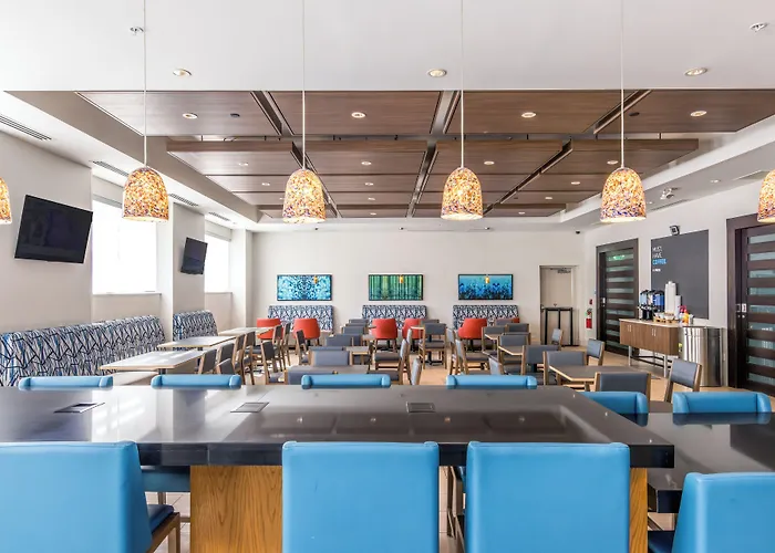 Holiday Inn Express & Suites Downtown Louisville By Ihg