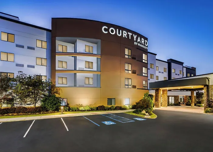 Courtyard By Marriott Auburn