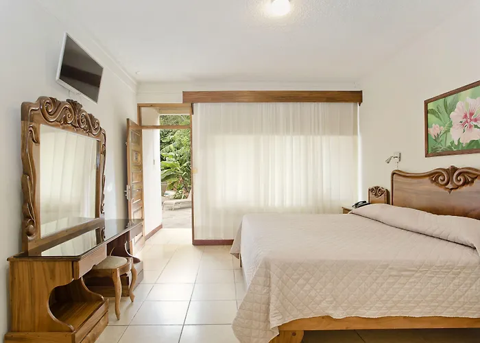 Hotel Boyeros