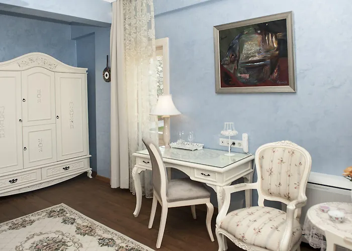 Swan Lake Hotel - Adult Only