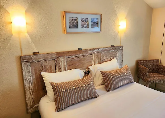 Logis Hotel Lafayette Rochefort France