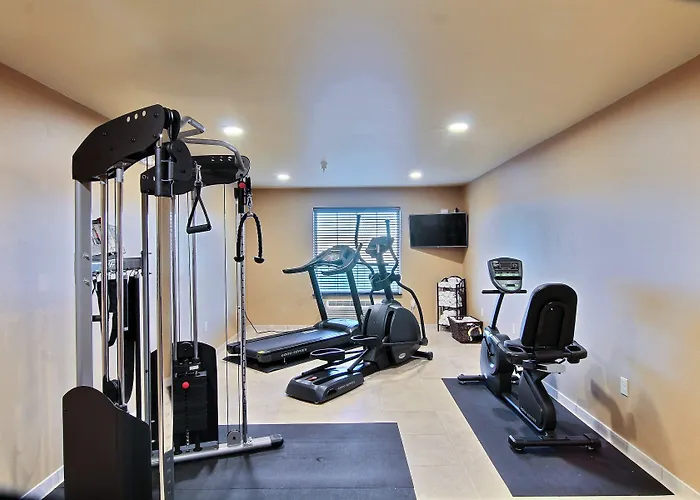 Cobblestone Hotel & Suites - Beulah