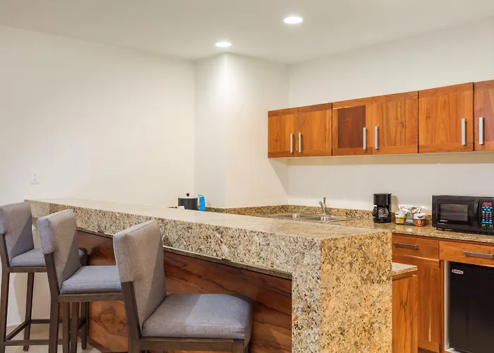 Hampton Inn&Suites by Hilton Los Cabos