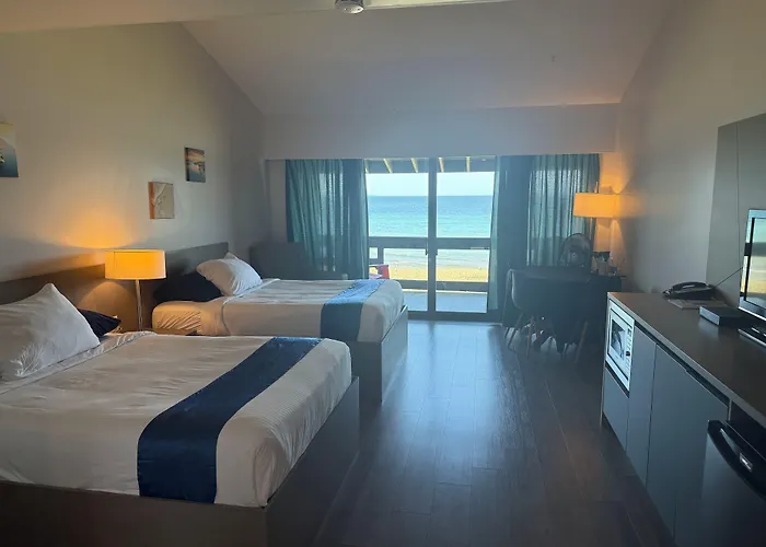 Sand Pebbles Inn