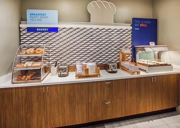 Holiday Inn Express & Suites Lexington Park-California By Ihg