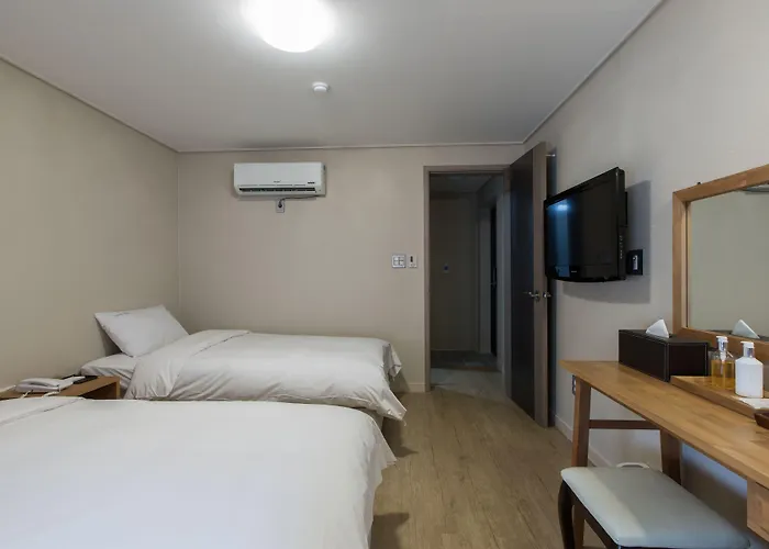 Elin Hotel