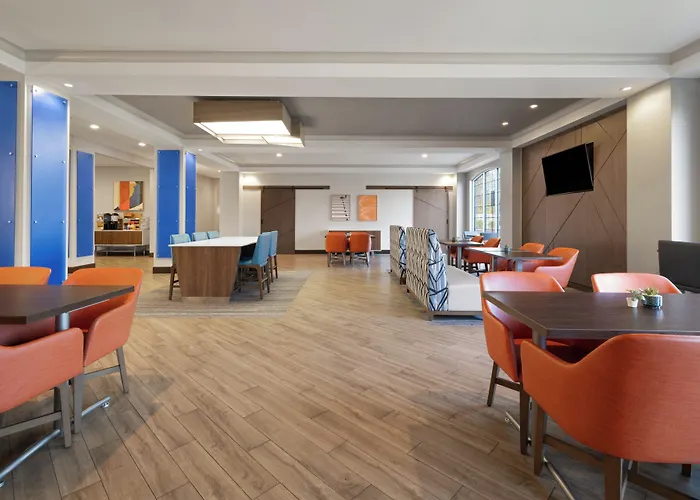 Holiday Inn Express & Suites Aiken By Ihg