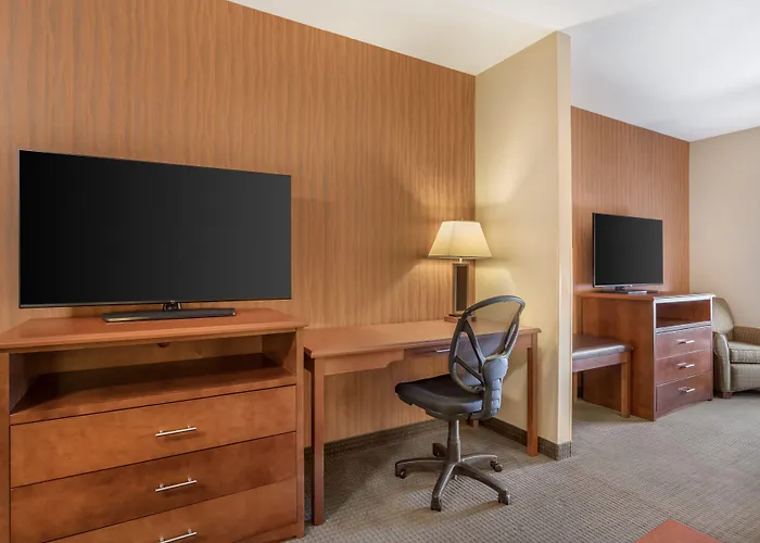 Best Western Plus Service Inn & Suites