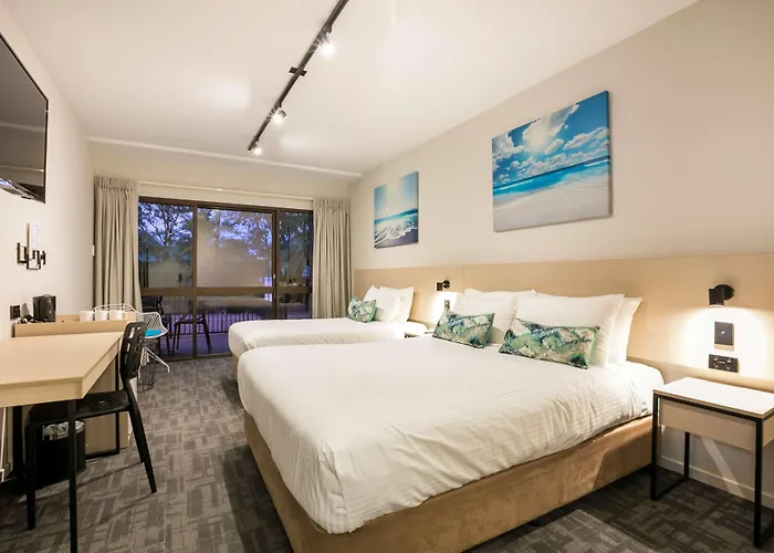 Nightcap At Kawana Waters Hotel