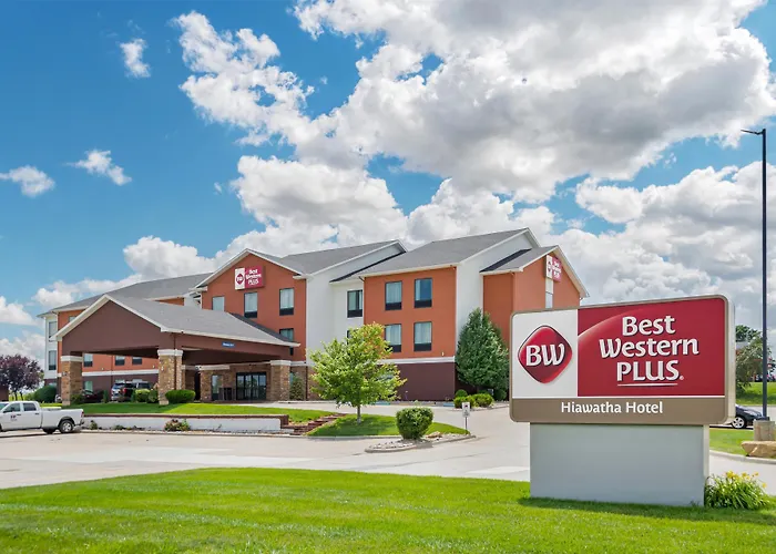 Best Western Plus Hiawatha Hotel