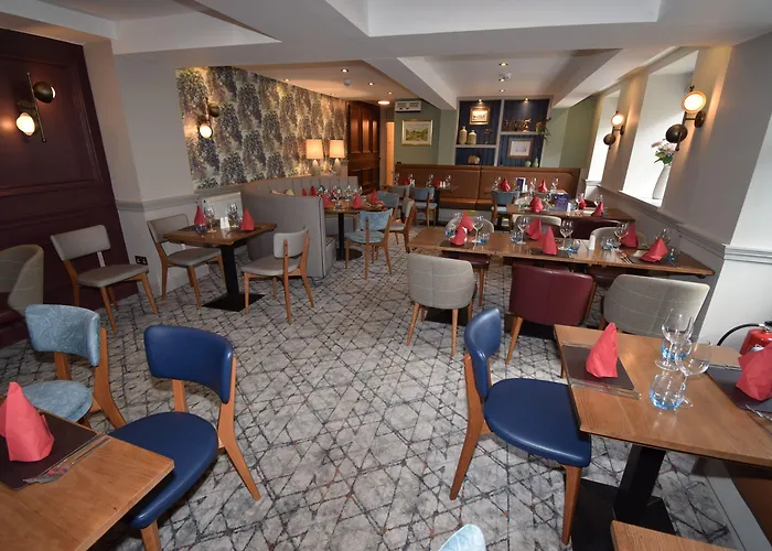 Elphinstone Hotel
