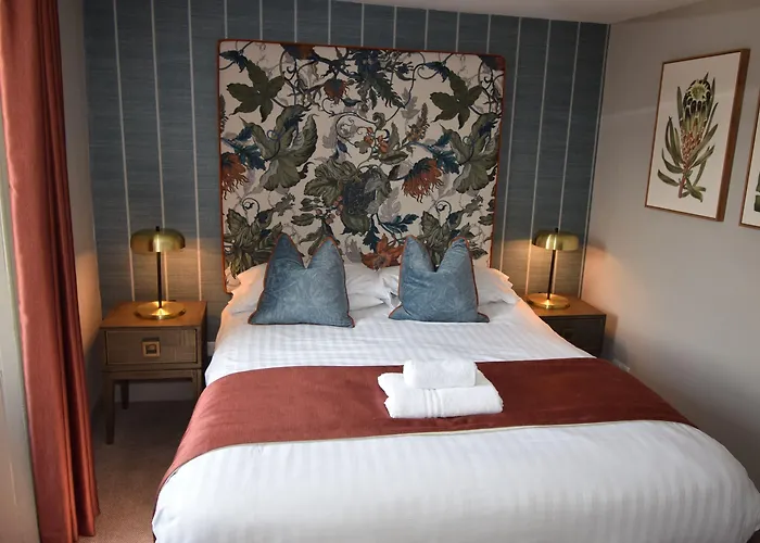 Elphinstone Hotel