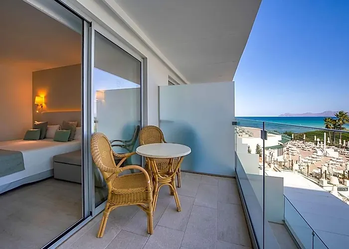 Playa Esperanza Resort