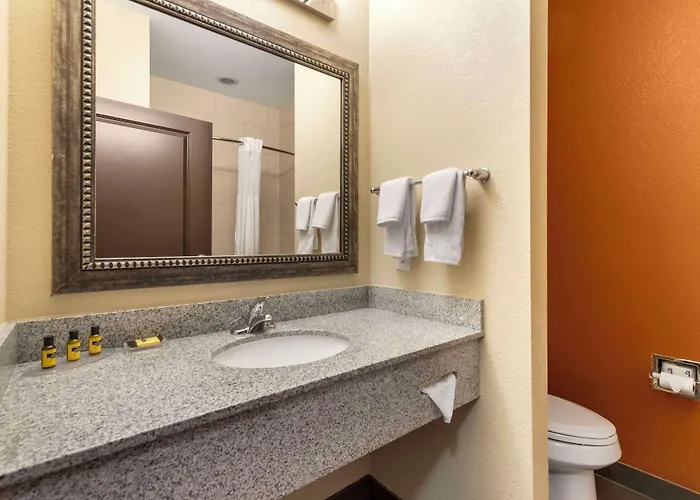 Best Western Plus Longhorn Inn & Suites