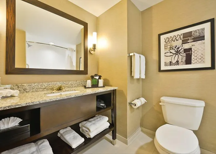 Holiday Inn Express & Suites Utica, Ny