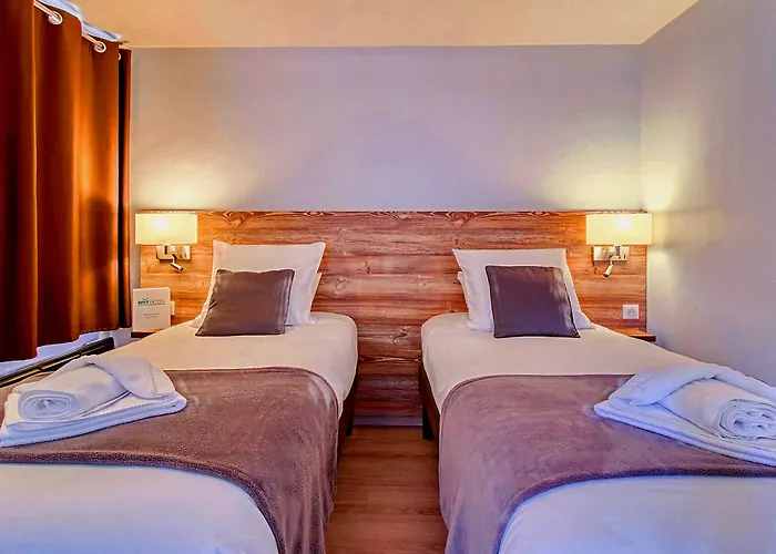 Brit Hotel Confort Pau Lons