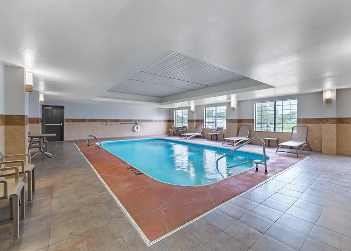 Comfort Inn & Suites Lawrence - University Area