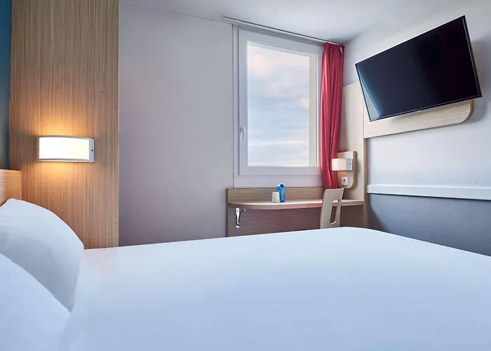 Kyriad Direct Mont De Marsan - St Avit