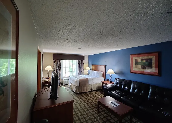 Baymont By Wyndham Albany Mn