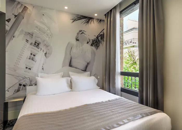Hotel Sixteen Paris Montrouge