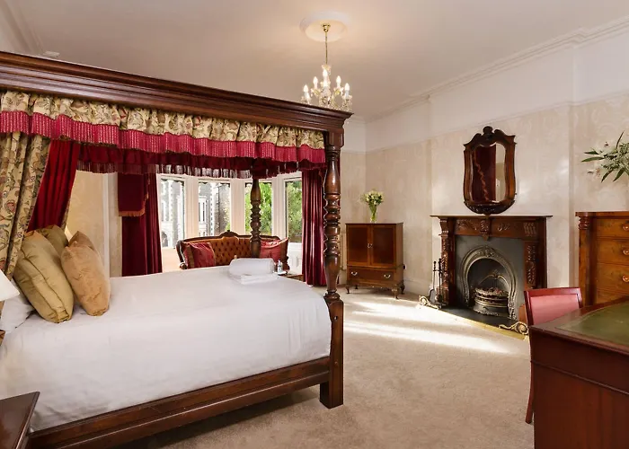 Lincoln House Private Hotel