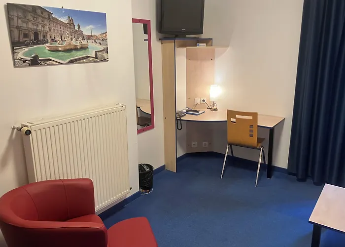 Hotel César climatisation dans la majorité des chambres Centre-ville Gare Charleville-Mézières