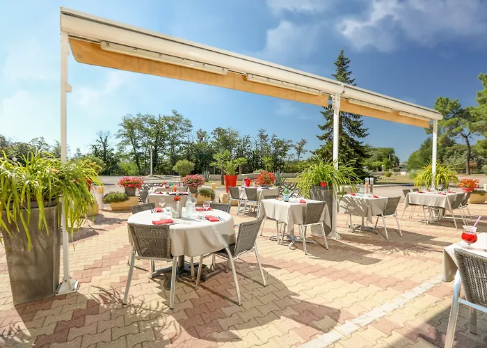Hotel Restaurant Logis Le Tropicana