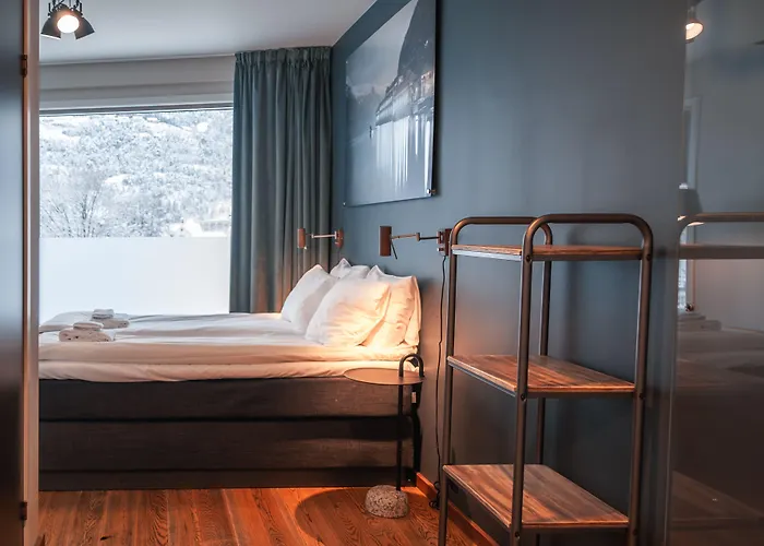 Trolltunga Hotel