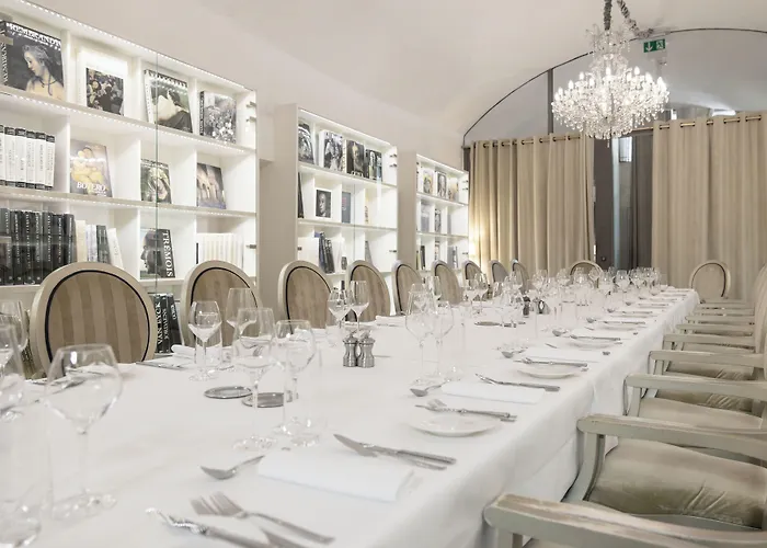 Hotel Le Place D'Armes - Relais & Chateaux