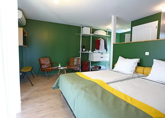 Hotel Lodge La Petite Couronne