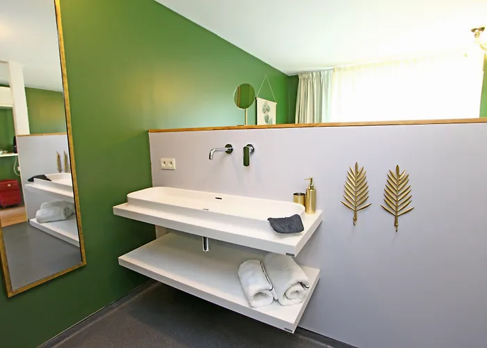 Hotel Lodge La Petite Couronne