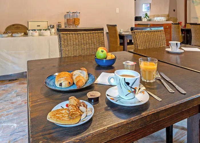Logis Hotel De La Corniche
