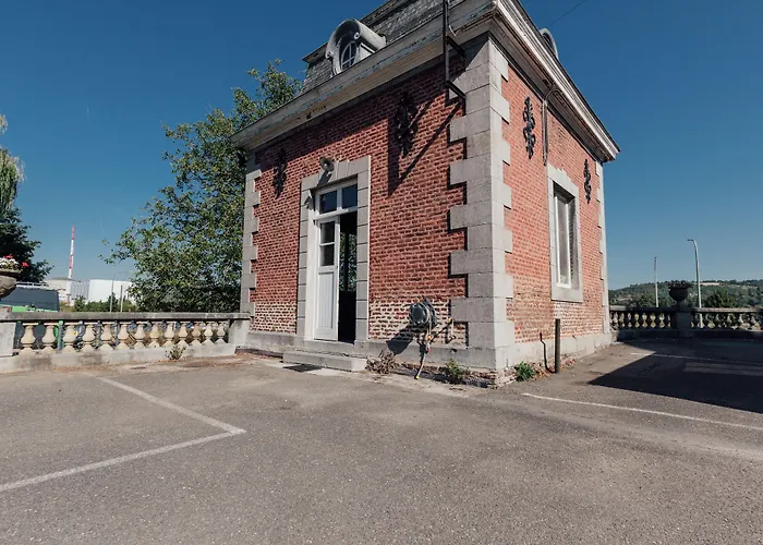 Domaine Du Chateau De La Neuville