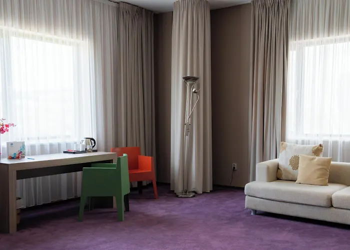 West City Hotel