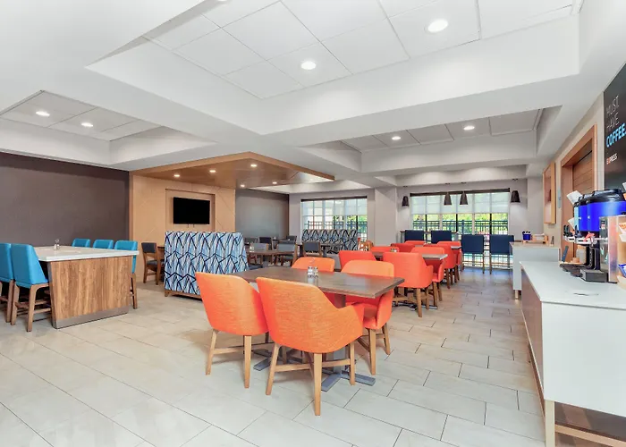 Holiday Inn Express & Suites Palm Coast - I-95
