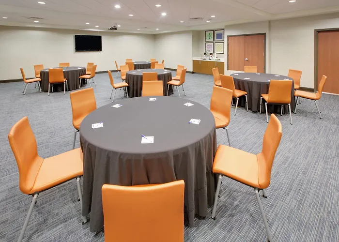 Holiday Inn Express & Suites - Denton North By Ihg